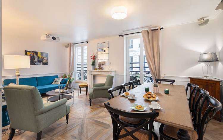 Holiday rental in Paris, Pavillon Ponthieu, the dining room 