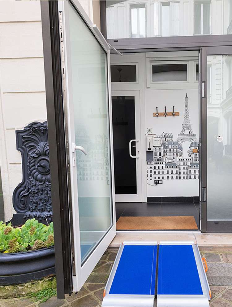 Holiday rental in Paris - Entrance to the Pavillon Ponthieu