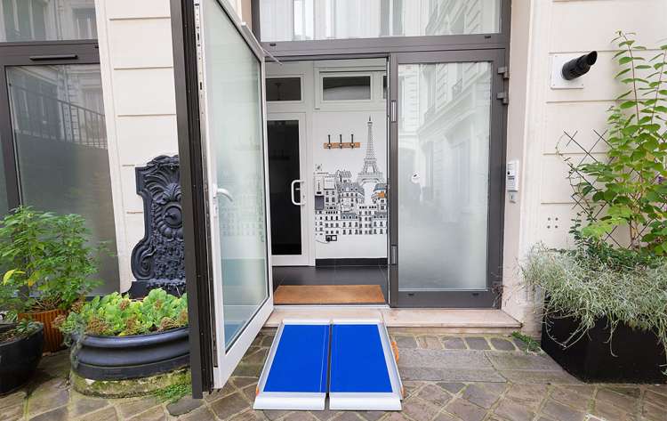 Holiday rental in Paris - Entrance to the Pavillon Ponthieu