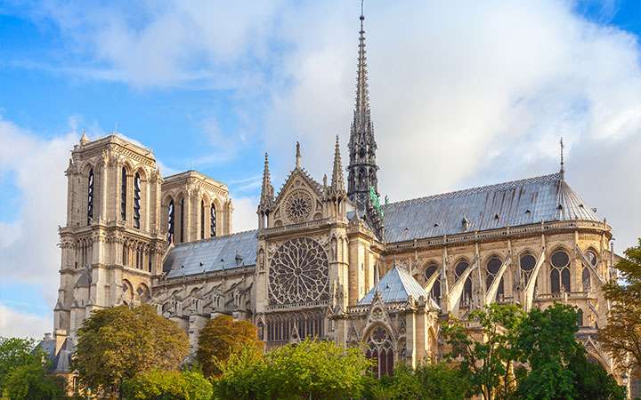 Paris, autour du Pavillon Ponthieu, Notre Dame